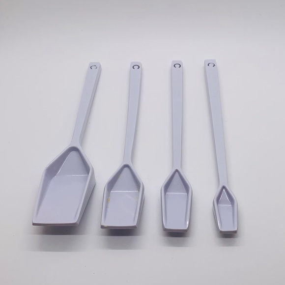 NWOT Contemporary Melamine Measuring Spoons 4 sizes - Picture 1 of 9
